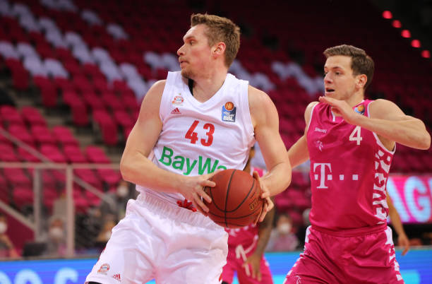 但其背后的 但其背后的