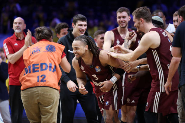 置上的人员 置上的人员